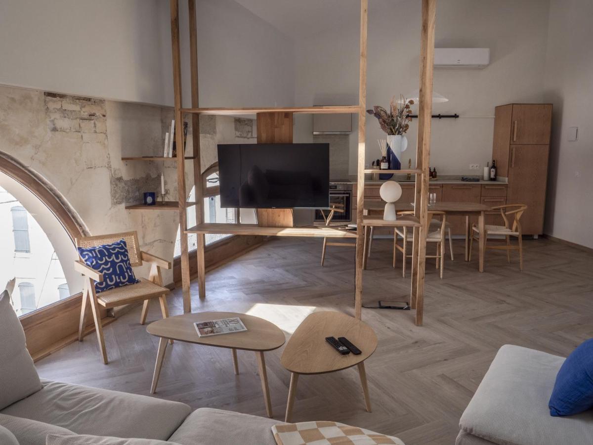 דירות קסטרה Le Nid Bleu Duplex En Plein Centre מראה חיצוני תמונה